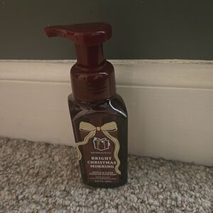 Bath & Body Works Bright Christmas Morning Hand Soap - Red